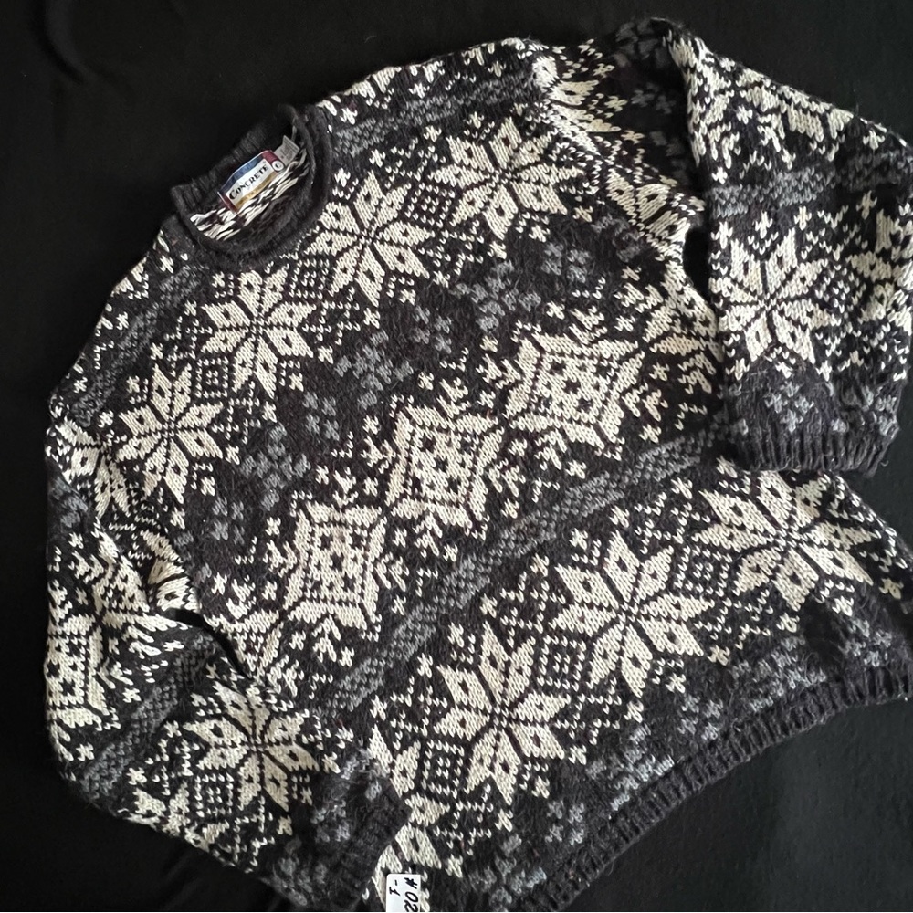 Vintage 80-s CONCRETE Snowflakes Black and White Pullover Size M Long Sleeve